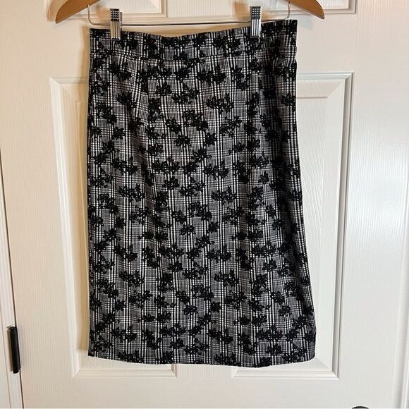 NWT 41 Hawthorn‎ Skirt Textured Size Medium. Goes with Simple Black Top. - Picture 1 of 5